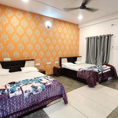 Bombay Darbar Hotel Simrol Exterior photo
