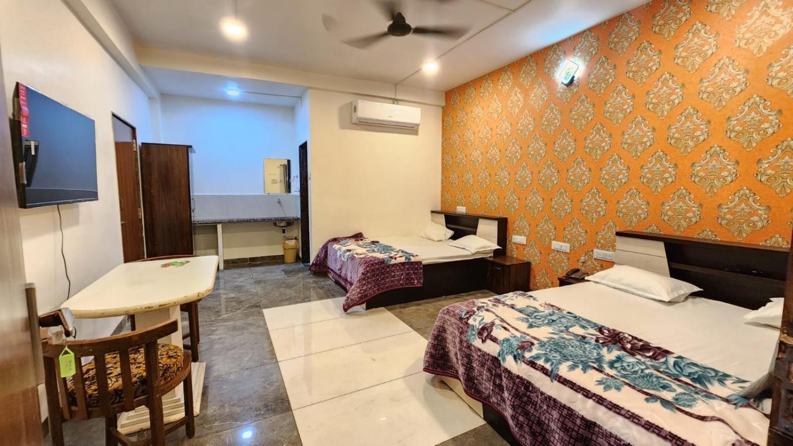 Bombay Darbar Hotel Simrol Exterior photo